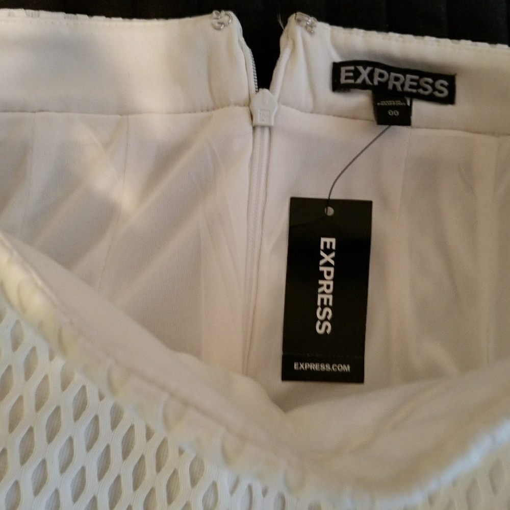 EXPRESS White Miniskirt,Brand new, Size 0. - Picture 8 of 10